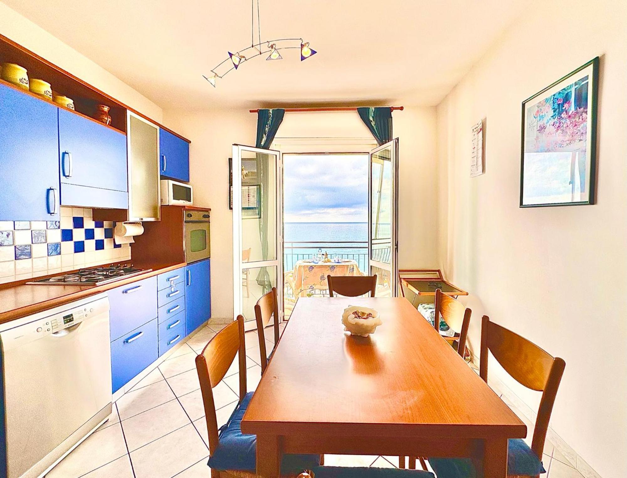 Appartement Hostdomus - Pietra Blu à Pietra Ligure Extérieur photo